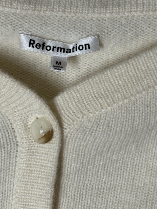 Reformation Millie Cashmere Cream Cropped Off-Shoulder Button Cardigan - Picture 6 of 10